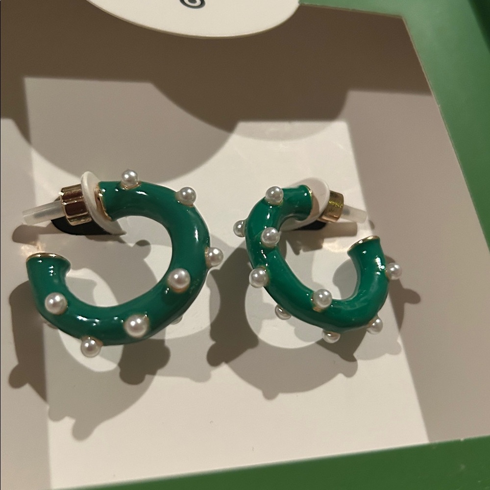 KATE SPADE x TARGET Pearl Polka Dot Hoop Earrings NEW - Picture 2 of 3